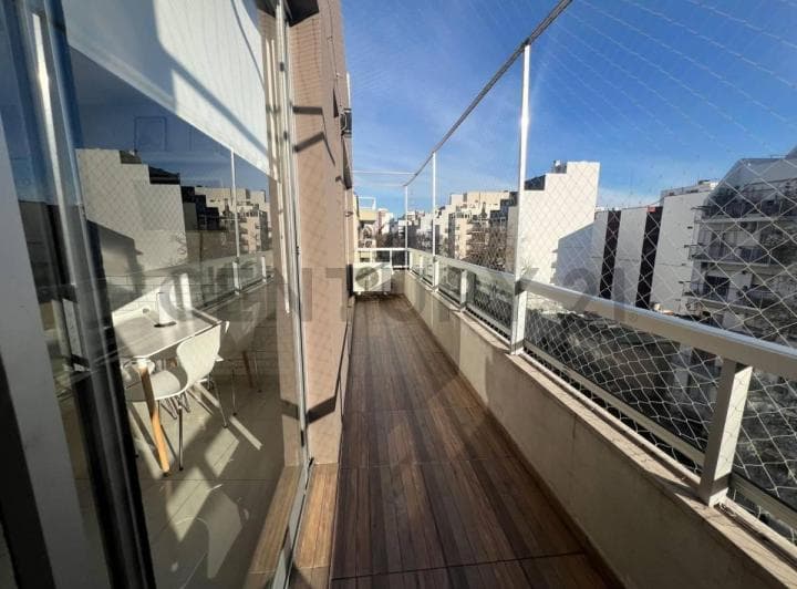 Venta Departamento 4 Ambientes con Dependencia y Cochera de Categoría en Flores - 5