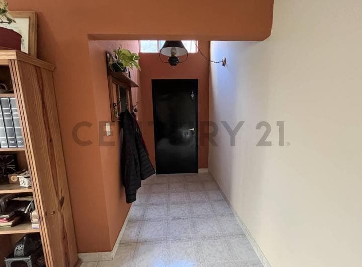 Casa 4 Amb en Venta en Ituzaingo Norte con Cochera, Jardin y Patio - 2