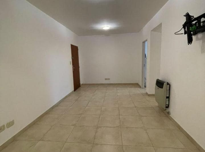 Excelente Departamento de 3 Ambientes con Estacionamiento | Zona Plaza Malvinas - 3