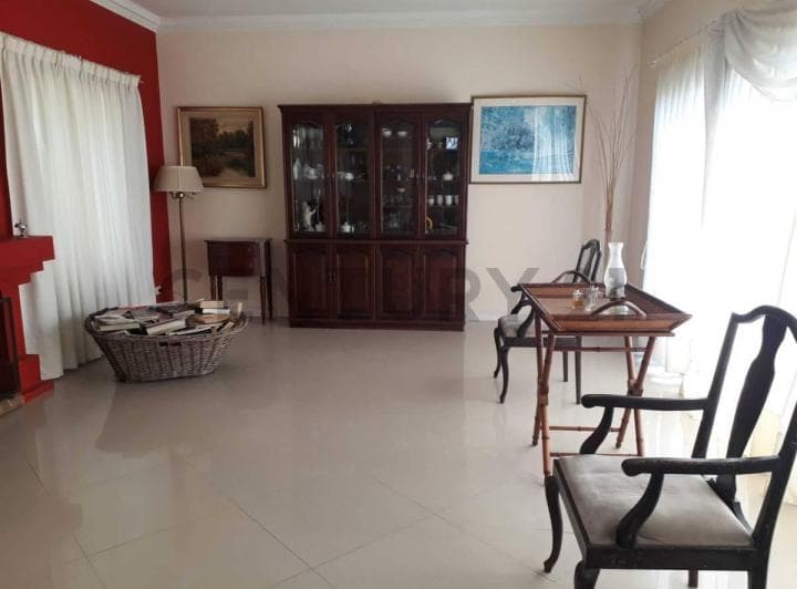 Casa 5 Ambientes 250 Superficie Lote 600 m, con Pileta y Parquización Barri - 3