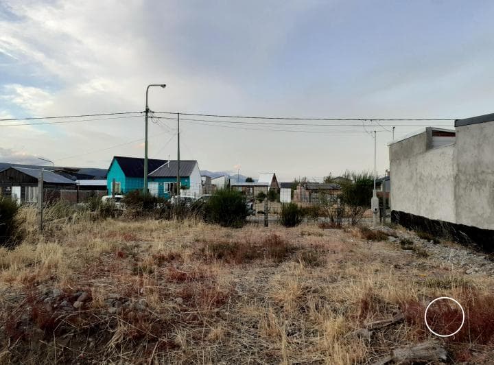 Lote con Excelentes Vista a La Cordillera y Mejoras. Todos Los Servicios - 3