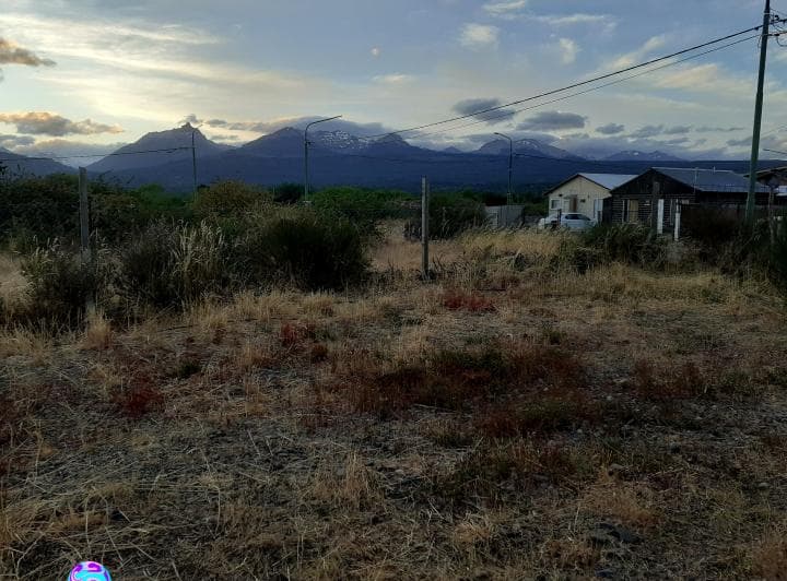 Lote con Excelentes Vista a La Cordillera y Mejoras. Todos Los Servicios - 2