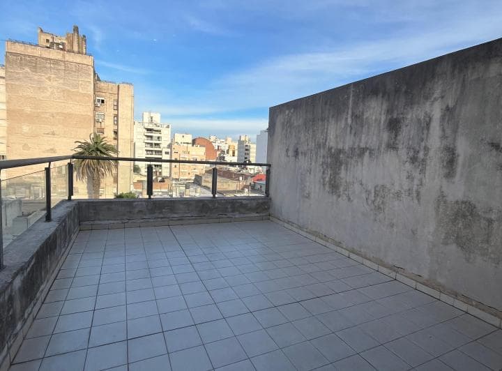 Departamento Dos Dorm. con Terraza Propia en Alberdi - 2