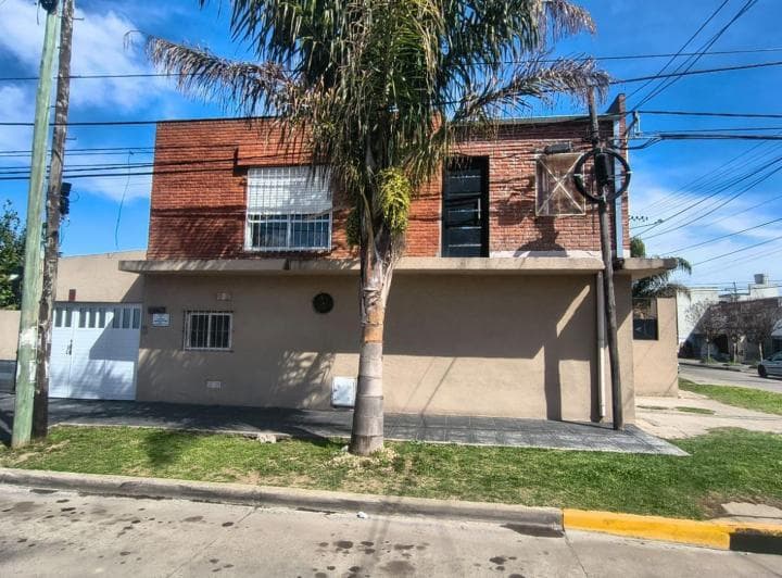 Casa Venta Lujan Mas Local - 4