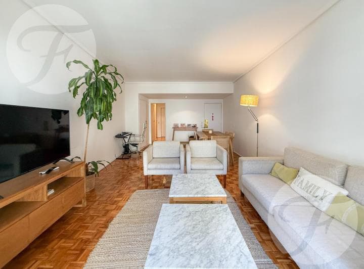 Recoleta | 3 Ambientes Dependencia | Guardacoche | Balcón Al Frente | 105 m² - 2