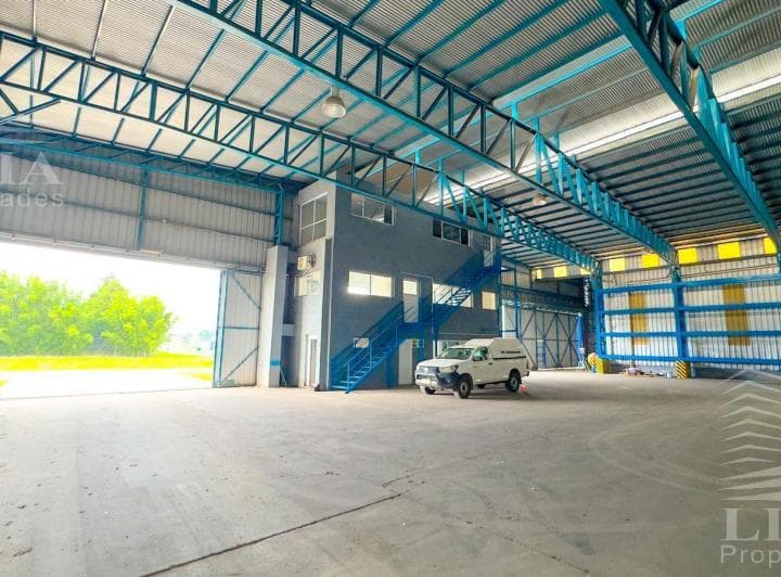 Depósito de 4700 m² - 3