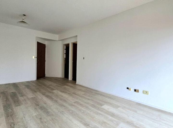 Venta Departamento de 3 Ambientes Almagro Cochera - 2
