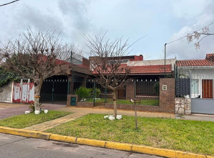 Casa 3 Ambientes en Venta en Lomas Apta Crédito - 4