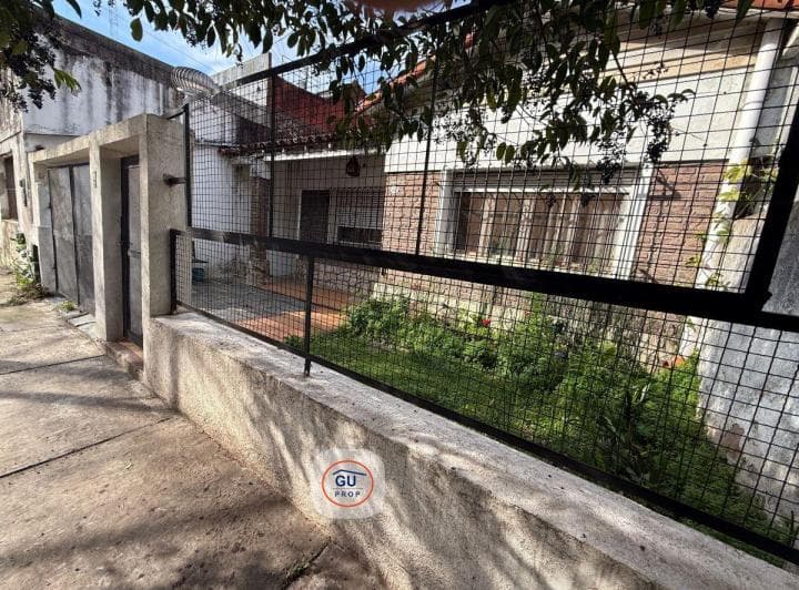 Casa a Refaccionar C/depto - 2