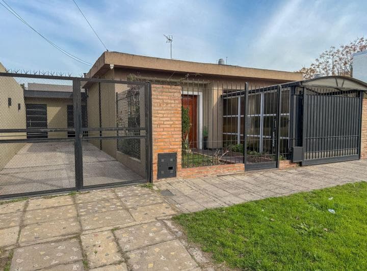 Venta PH 2 Ambientes Reciclado Moderno Villa Tesei - 2