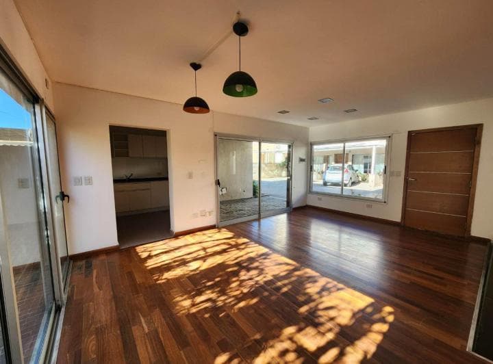 Venta Casa Housing 2 Dorm. Pileta Carlos Paz - 3
