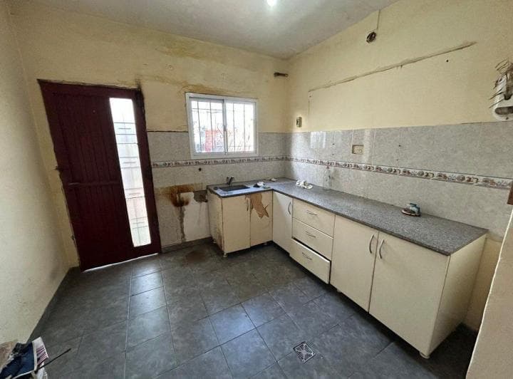 Venta Casa 3 Amb + Ph 2 Amb A/permuta Z/caseros - 2