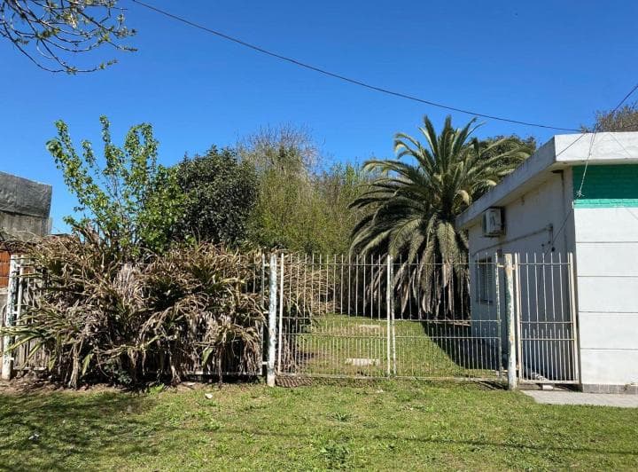Venta de Propiedad Comercial. Funes. 4 Ambientes - 3