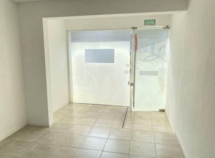 Venta de Propiedad Comercial. Funes. 4 Ambientes - 5