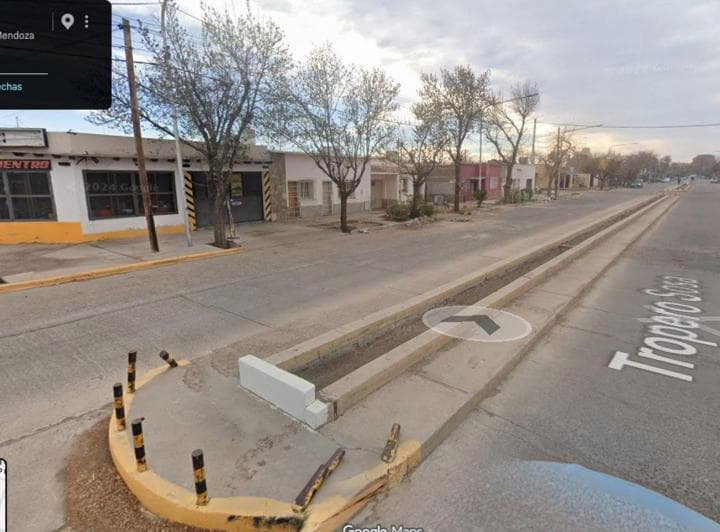 Vivienda a Remodelar con Terreno Apto Comercial - 3
