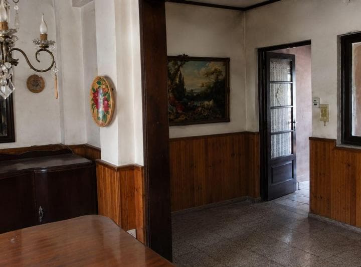 Casa en Venta con Buena Ubicacion y Gran Potencial - 2