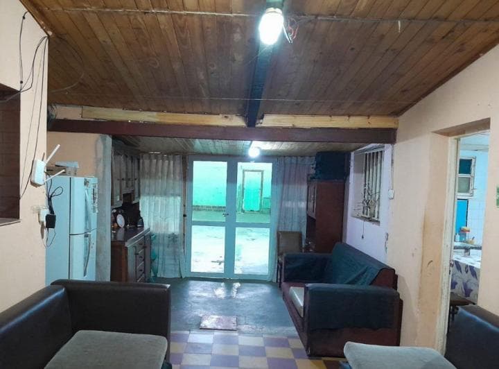 Venta Galpón Cerrado en Quijano, Zona Borax - 3 Dorm - 4
