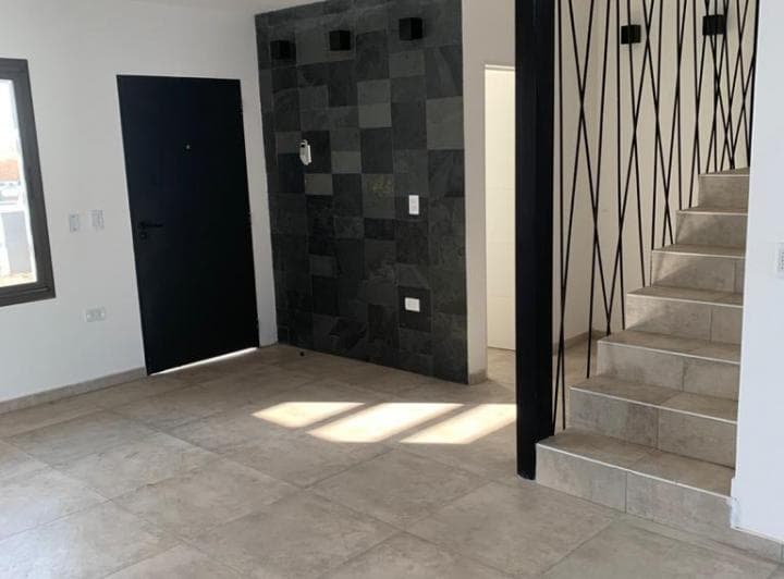 Alquilo Dúplex 3 Dorm. en Docta Etapa 1 - 3 Baños Ingreso Para Vehículo Patio C/asador - 4