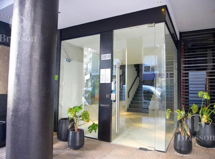 Impecable Dos Ambientes en Edificio Moderno. muy Bien Ubicado y con Excelente Distribucion - 2