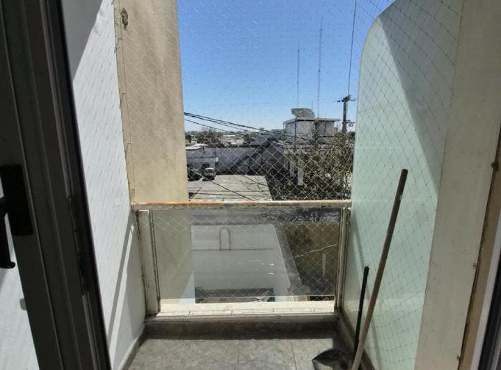 Alquilo Departamento de 1 Dorm con Balcón Al Frente Sobre Av Colón - 4