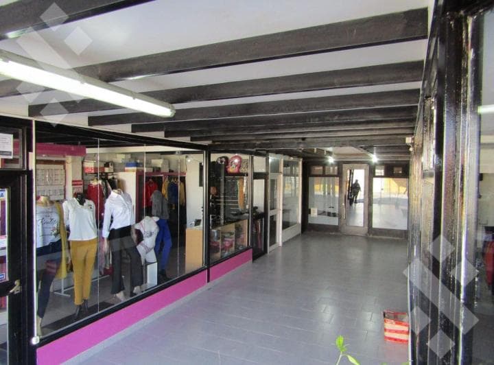 En Venta | Galeria Comercial | 6 Locales Comerciales | Fernandez Oro - 5