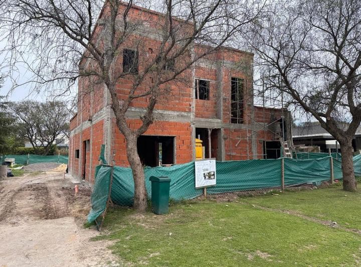 Casa en Venta 6 Amb en 2 Plantas Rasgos Modernos - 4