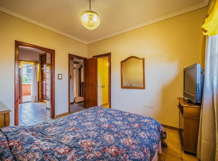 Casa en Lanus Oeste Centro en Venta 4 Ambientes, Cochera y Quincho Apta Credito - 3