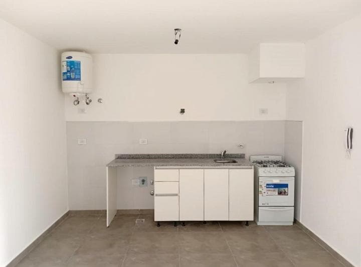 Oportunidad! Departamento de 2 Ambientes con Terraza Propia - a Estrenar - Ascensor // Ombu 29 - 4