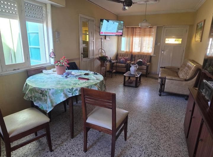 Venta Casa de 3 Amb con Garaje Sobre Lote de 10x40. - 5