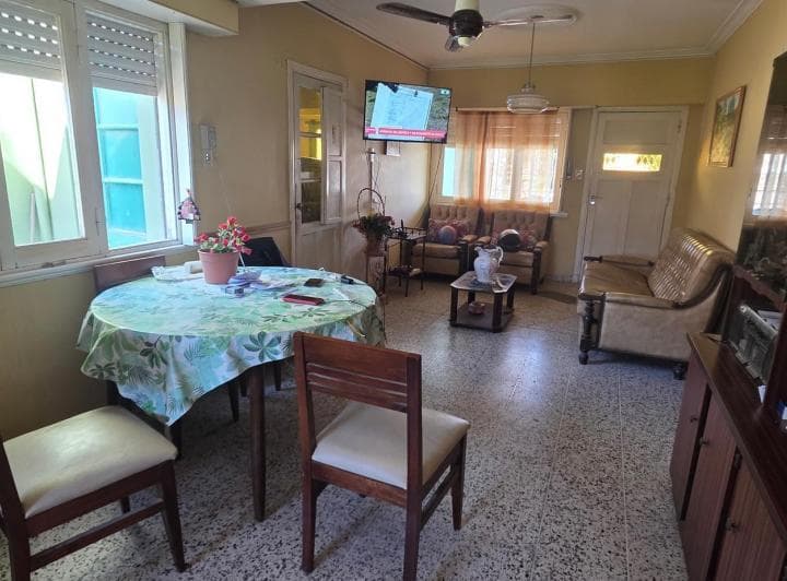 Venta Casa de 3 Amb con Garaje Sobre Lote de 10x40. - 4