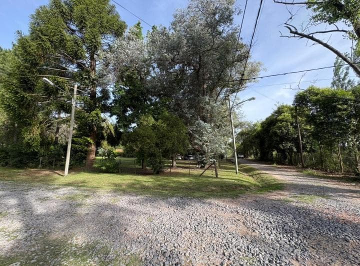 Venta de 2 Lotes en Las Lomadas - con Casa, Servicios y Escritura - Apta Permuta - 4
