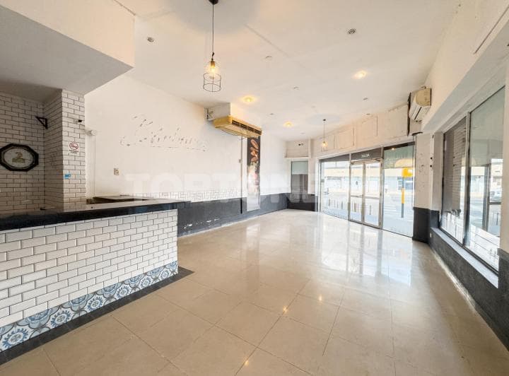 Local Comercial en Esquina con Depósito en Subsuelo - Av Mitre 1410 - Avellaneda - 3