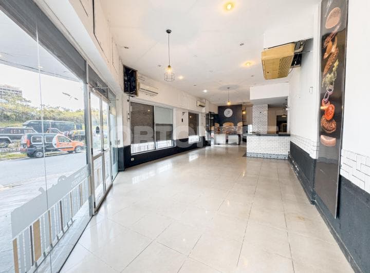 Local Comercial en Esquina con Depósito en Subsuelo - Av Mitre 1410 - Avellaneda - 5