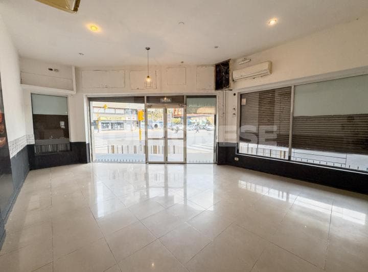 Local Comercial en Esquina con Depósito en Subsuelo - Av Mitre 1410 - Avellaneda - 4
