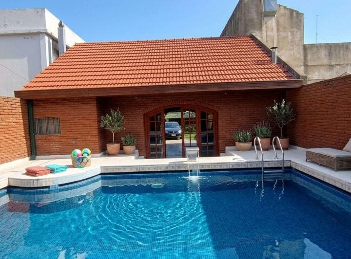 Casa con Pileta Parque, Parrilla, y Altillo - 3