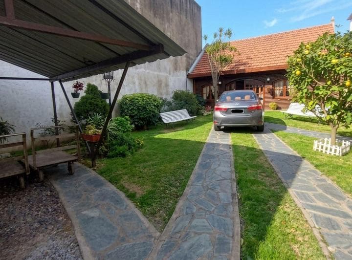 Casa con Pileta Parque, Parrilla, y Altillo - 5