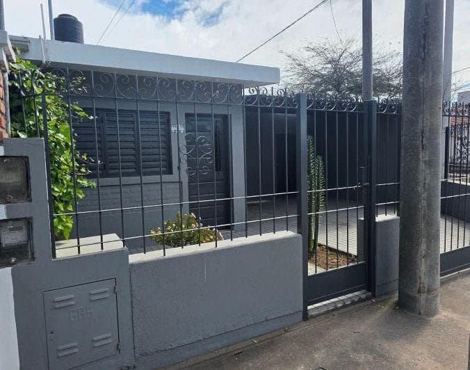 Casa de 2 Dorm. con Cochera y Patio con Asador – Barrio Las Palmas - 2