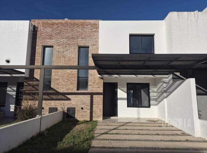Dúplex Prados de Manantiales - Terreno 150 m², Impecable! - 2