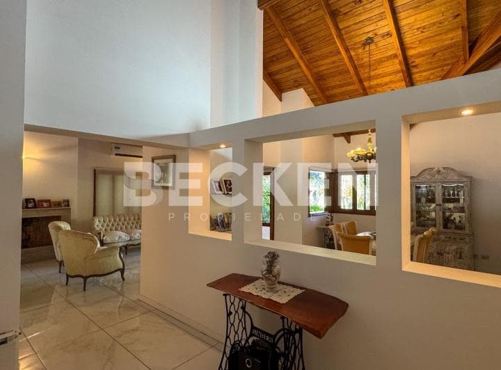 Casa en Venta Lomas de La Carolina Dorm. en Planta Baja - 2