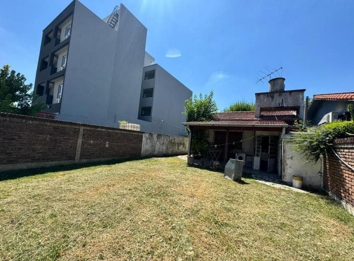 Venta - Casa 4 Ambientes con Parque - San Antonio Padua - 3