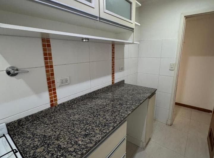Departamento en Venta. 2 Ambientes. Al Frente. Balcòn. Reciclado. Zona Paseo Aldrey - 3