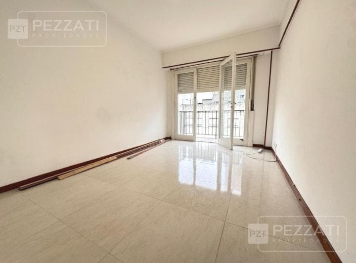 Departamento en Venta. 2 Ambientes. Al Frente. Balcòn. Reciclado. Zona Paseo Aldrey - 2