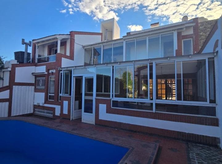 Venta Casa 4 Dorm. Dos Cocheras Pileta Jardín Permuta Financiación Rosario Saladillo Zona Sur - 2