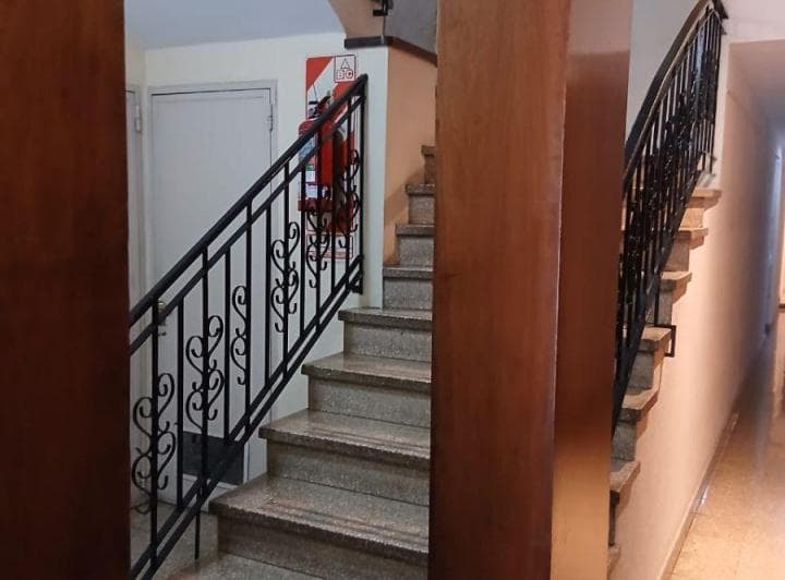 3 Ambientes con Dependencia y Balcon Corrido, Vista Frente a Plaza Colombia. - 3