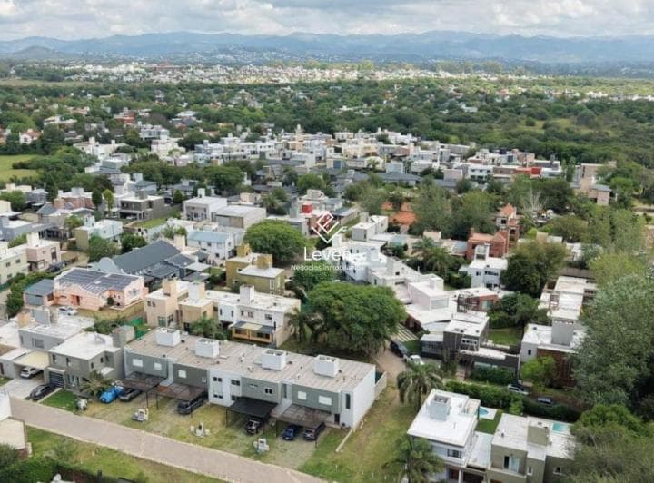 Terreno 230 m² con Proyecto de Arquitectura Campo de Vuelo 3 - 3