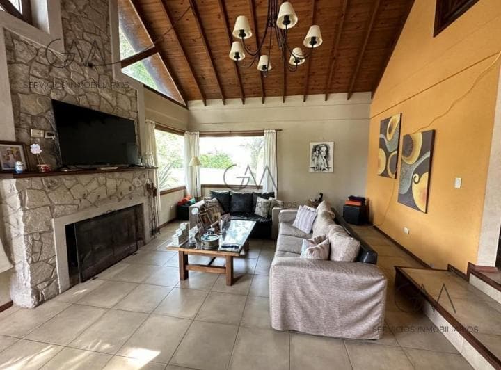 Casa de 6 Ambientes en Alquiler en Rumenco - 3