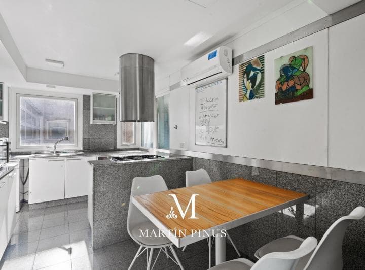 Piso Boulevard Cerviño y Republica Arabe Siria con Cochera - Venta - 5