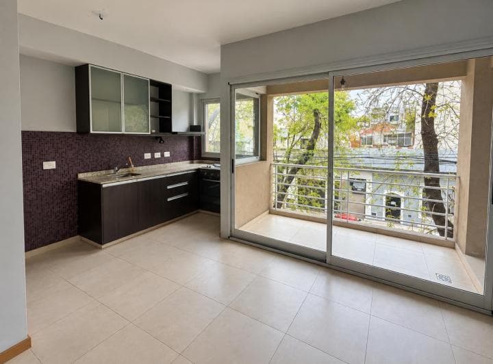 Excelente Departamento 2 Ambientes Al Frente con Balcón en Complejo con Amenities. - 2
