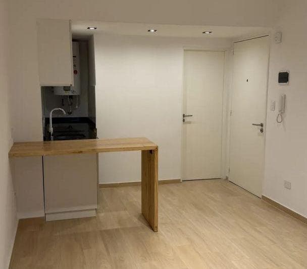 Esmeralda 900 Retiro 1amb U$75.000 - 5