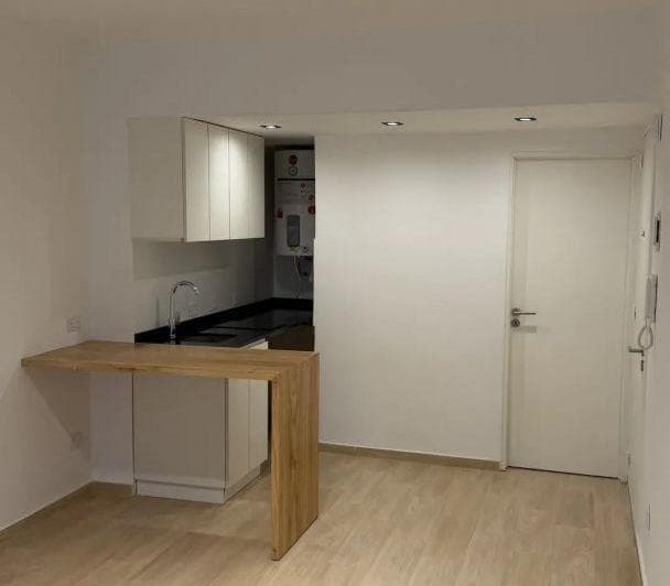 Esmeralda 900 Retiro 1amb U$75.000 - 3